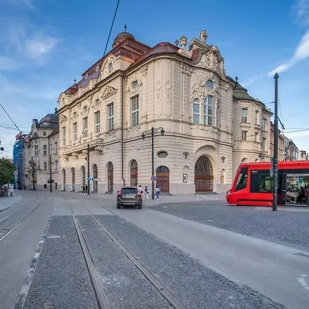 Sukromny Staromestsky V Uzasnej Lokalite/cozy Old-town In A Great Neighborhood Apartment Bratislava