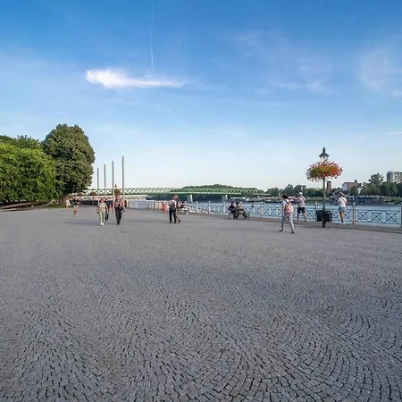 Apartament Sukromny Staromestsky V Uzasnej Lokalite/cozy Old-town In A Great Neighborhood Bratislava