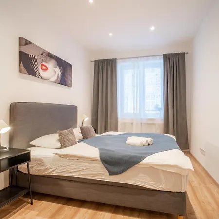 Sukromny Staromestsky V Uzasnej Lokalite/cozy Old-town In A Great Neighborhood ברטיסלאבה