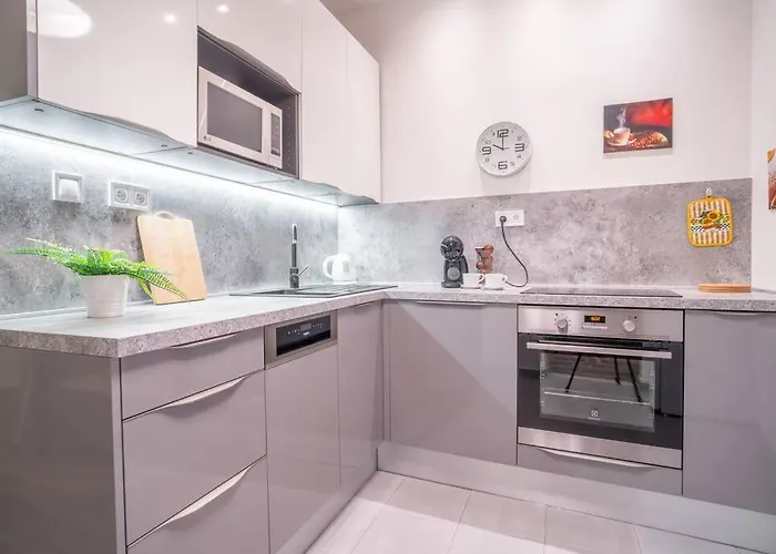 Sukromny Staromestsky V Uzasnej Lokalite/cozy Old-town In A Great Neighborhood