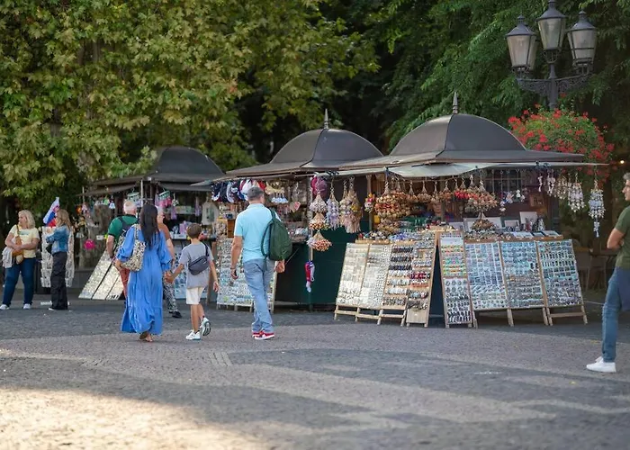 Sukromny Staromestsky V Uzasnej Lokalite/cozy Old-town In A Great Neighborhood