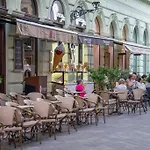 Sukromny Staromestsky V Uzasnej Lokalite/cozy Old-town In A Great Neighborhood דירה