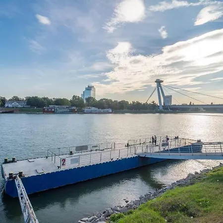 Sukromny Staromestsky V Uzasnej Lokalite/cozy Old-town In A Great Neighborhood 公寓